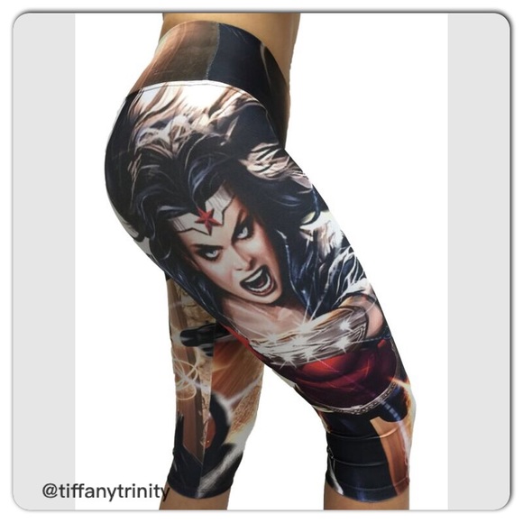 Pants - NWT Wonder Woman Capri!